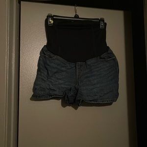 Maternity shorts